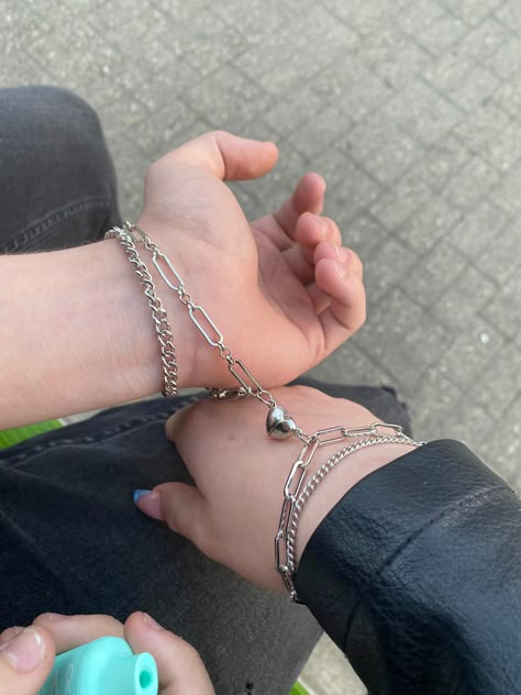 Bracelets Couple Aesthetic, Bf Gf Matching Jewelry, Couple Bracelets Aesthetic Diy, Aesthetic Couple Bracelet, Matching Bracelets For Couples Grunge, Long Distance Gift Ideas, Jin Boyfriend, Relationship Gift Ideas, Gift Ideas For Your Boyfriend