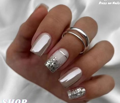 White Chrome Nails, Silver Glitter Nails, Chrome Nails Designs, Damaged Nails, Cute Gel Nails, Nails For Women, Nails Polish, Silver Nails, Bridal Nails