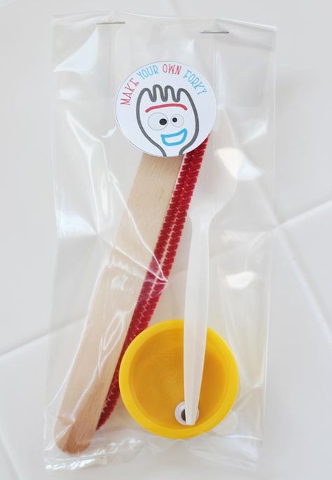 Make Your Own Forky for a Toy Story Party (FREE Printable Labels) | Sunny Day Family Make Your Own Forky, Easy Party Favor, Toy Story Party Decorations, Craft Station, Toy Story Theme, Toy Story Birthday Party, Birthday Toys, Labels Printables Free, Party Toys