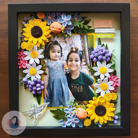 Family Art Ideas, Quilling Photo Frames, Quilling Frames, Up Cycling Ideas, Flower Quilling, Photo Frame Ideas, Frame Foto, Diy Quilling Crafts, Quilling Flower Designs