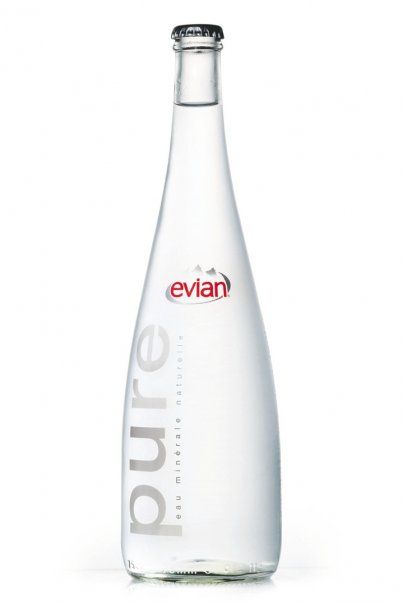 Evian Pure Brilliant Packaging, Mineral Water Bottle, Beer Pictures, Water Packaging, Bottle Of Water, Water Bottle Carrier, Evian Bottle, Wall Lighting Design, Mineral Water