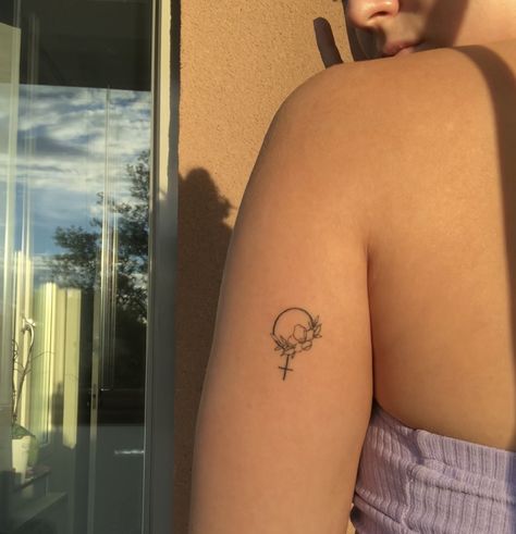 Double Venus Tattoo, Venus Symbol Tattoo, Venus Tattoo, Dimples Of Venus, Venus Symbol, Tattoo And Piercings, Symbol Tattoo, Symbol Tattoos, Body Is A Temple