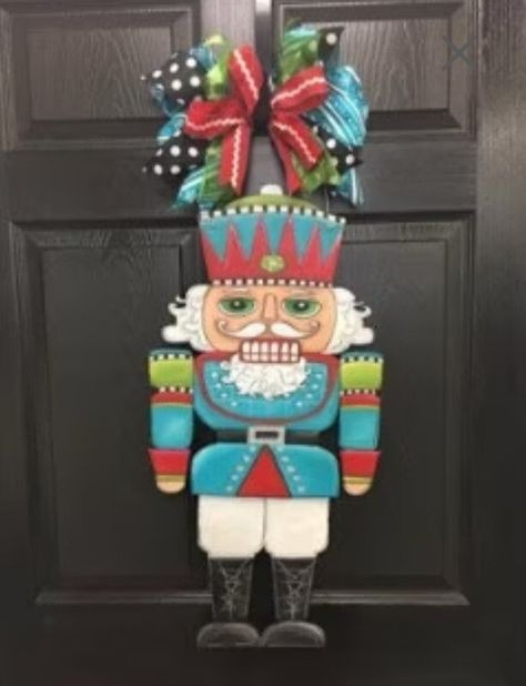 Christmas Nutcracker Doorhanger Nutcracker Christmas Decorations, Black Spray Paint, Christmas Front Doors, Christmas Wood Crafts, Christmas Door Hanger, Christmas Yard, Nutcracker Christmas, Christmas Wood, Decoration Christmas