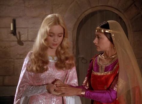 Lysette Anthony, 1980s Prom Dress, Medieval Princess, Olivia Hussey, Prince Charles And Diana, Princess Aesthetic, Permed Hairstyles, Aesthetic Movies, Historical Costume