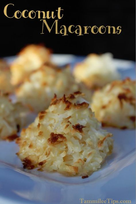 Blog post at Tammilee Tips : I love recipes that only take a few ingredients and are super dang easy to make! These Coconut Macaroon cookies are so easy it is quite amaz[..] Coconut Macaroon Cookies Recipes, Desserts Coconut, Macaroon Cookies Recipe, Coconut Macaroon Cookies, Coconut Macaroons Easy, Coconut Macaroons Recipe, Three Ingredient Recipes, 2 Ingredient Recipes, Macaroon Cookies