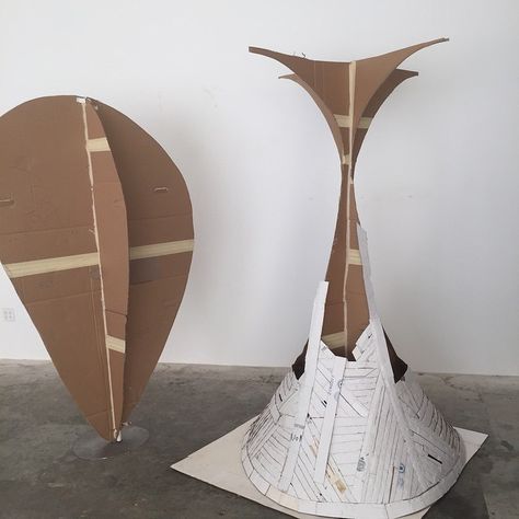 process photo #2 Ann Weber. Notice how she tabs along the edges. Ann Weber Sculpture, Ann Weber Cardboard Sculpture, Ann Weber, Cardboard Sculptures, Cardboard Art Sculpture, Sculpture Lessons, Cardboard Sculpture, Textile Sculpture, Paper Mache Sculpture