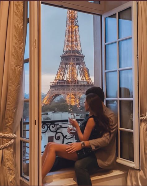 Valerie Geller- NYC Jan 14-17 & FMTY❤️ on Twitter: "Manifesting with you ❤️… " Couple Chic, Couple Travel, Classy Couple, Window View, Photo Couple, The Eiffel Tower, Romantic Travel, Travel Goals, Travel Couple