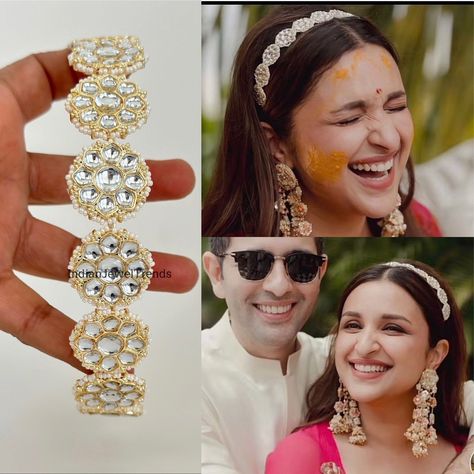 Hair Band Magic: Creative Hairstyles That Make a Statement Head Band Jewellery, Kundan Hairband Hairstyle, Sheesh Patti Hairstyles Open Hair, Sheesh Phool Jewellery, Bridal Hair Band, Mathapatti Hairstyles Open Hair, Matha Patti Hairstyles Open, Hair Bands Hairstyles, Kundan Hair Band