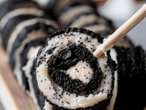 Oreo Sushi Madness: Discover the Fun of This Texas-Inspired Sweet Treat! - NewsBreak Oreo Sushi, Chicken And Spinach Casserole, Vegetable Quiche Recipes, Homemade Pizza Rolls, Dole Whip Recipe, America Cake, Pizza Roll Recipe, Sushi Ingredients, Easy To Make Snacks