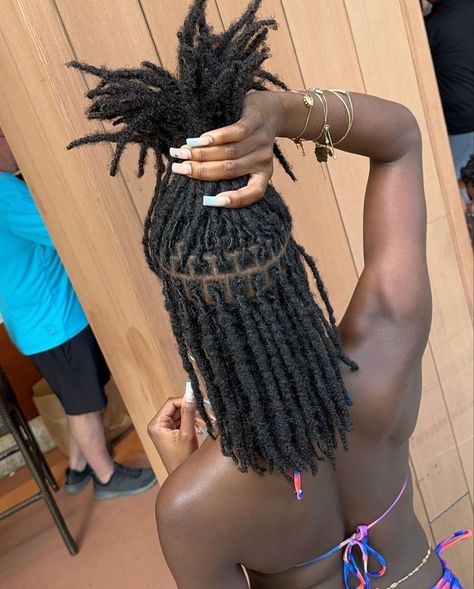 Rectangle Part Locs, Women Locks Dreadlocks, Locs On Females, Square Part Locs, Brick Parting Locs, Diamond Parts Locs, 3b Locs, Curly End Locs, Dreads Female