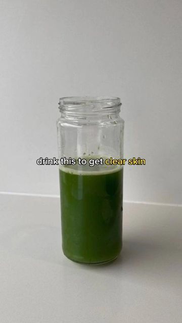 Glowing Skin Juice, Clear Skin Detox, Foods For Clear Skin, Clear Skin Diet, Skin Drinks, Clear Healthy Skin, Clear Glowing Skin, Good Skin Tips, Skin Detox