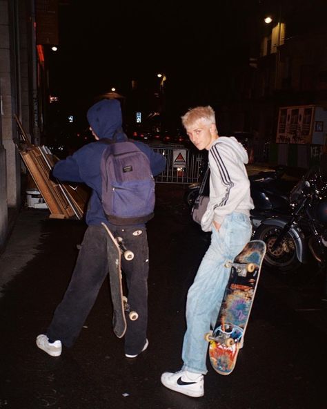 Skater Guys Aesthetic, Skater Core, Skate Outfit, Skateboarding Aesthetic, Skate Vibes, Skate Aesthetic, Skater Vibes, Skateboard Photos, Skateboard Aesthetic