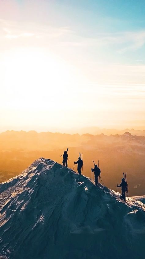 mathis_dumas on Instagram: Right on time for the sunset, in the summit of Mont Blanc. 🚀👑🌅 . #sunset #montblanc #ski #spring #topofeurope #mountain Mountain Summit, Ski Mountain, Mountain Peak, Sunset Lover, 2024 Vision, The Sunset, Travel Aesthetic, On Time, Mount Everest