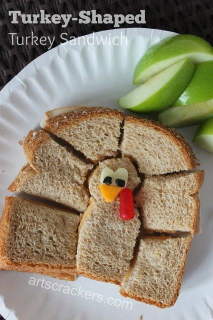 Turkey Sandwich Lunch, Sandwich Bento, Thanksgiving Lunch, Sandwich Lunch, Thanksgiving Snacks, Turkey Sandwich, Easy Turkey, Thanksgiving Treats, Lunch Idea