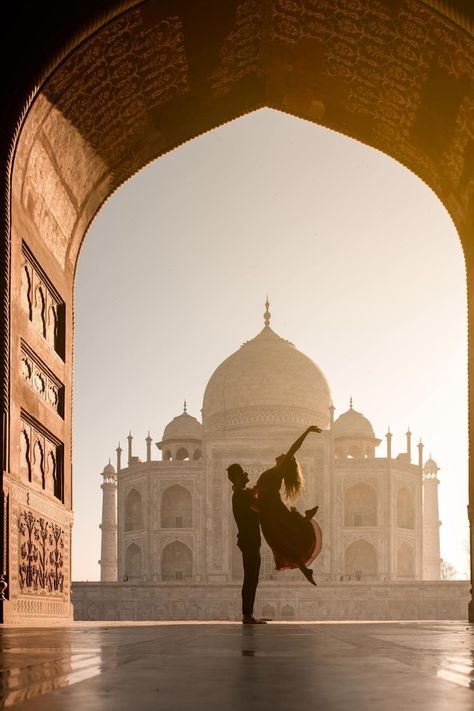 10 Things To Do in India for a Culturally Rich and Vibrant Honeymoon Taj Mahal India, Trip Destinations, Professional Photo Shoot, Pre Wedding Photoshoot Outdoor, Vacation Photography, Couple Travel, Photography Couple, Travel Girl, Travel Pictures Poses