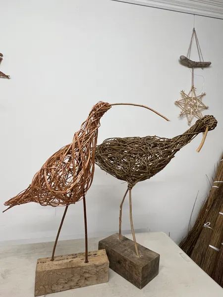 Wicker Animals, Entwined Art, Willow Animals, Fun Sculpture, Willow Sculptures, Willow Sculpture, Firewood Basket, Trophy Head, Willow Weaving