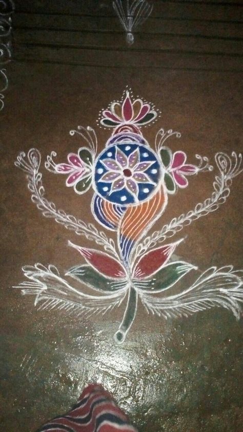 Sangu Kolam, Simple Flower Design, Rangoli With Dots, Simple Flower, Simple Flowers, Rangoli Designs, Mandala Art, Flower Design, Flower Designs