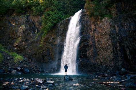 Franklin Falls Washington, Travel Seattle, Washington Adventures, Pnw Adventures, Nature Retreat, Hiking Places, Seattle Travel, Washington Hikes, Summer Hike