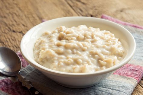 Lose Belly Fat with These 10 Foods | The Leaf Nutrisystem Healthy Carbs List, Slow Cooker Oatmeal Recipes, Oatmeal Benefits, Carbs List, Oatmeal For Breakfast, Easy To Digest Foods, Slow Cooker Oatmeal, Coconut Oatmeal, Healthy Carbs