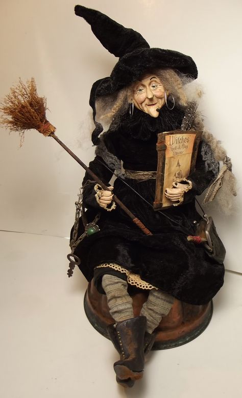 Handmade Witch By Kim Sweet~Kim's Klaus.....Dressed in worn Black Velvet~Handmade Book & Broomstick~Vintage Keys~Antique Leather Coin Purse~Sitting on Old Copper Spider Mold Doll Sculpting, Witch Dolls, Halloween Witch Dolls, Baba Jaga, Halloween Folk Art, Primitive Halloween, Vintage Witch, Vintage Halloween Decorations, Witch Doll