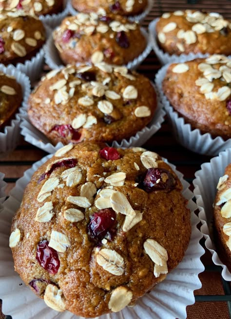 Muffins With Oats, Pumpkin Cranberry Muffins, Cranberry Recipes Muffins, Pumpkin Cream Cheese Muffins, Cranberry Muffins, Pumpkin Cranberry, Bran Muffins, Pumpkin Cream Cheeses, Healthy Bread