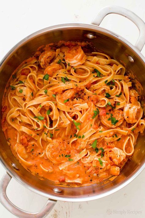 Italian Shrimp Pasta, Tomato Vodka Sauce, Italian Shrimp, Pasta Alla Vodka, Salmon Pasta Recipes, Vodka Sauce Pasta, Pasta Shrimp, Tagliatelle Pasta, Vodka Pasta