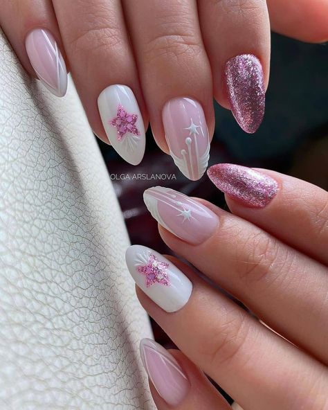 Pink Silver Christmas Nails, Nails Christmas Pink, Girly Christmas Nails Pink, Pink And Grey Christmas Nails, Pink Christmas Nails Short, Pink Christmas Nails 2022, Cute Christmas Nails, Nail Art Designs Diy, Christmas Gel Nails