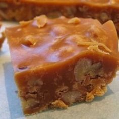 Old-Fashioned Penuche: A delicious buttery, caramel, fudge-like confection. This penuche melts in your mouth and beats traditional fudges hands down for richness. Penuche Fudge, Brown Sugar Fudge, Caramel Fudge, Butter Fudge, Candy Recipes Homemade, Christmas Candy Recipes, Pure Vanilla, Caramel Pecan, Peanut Butter Fudge