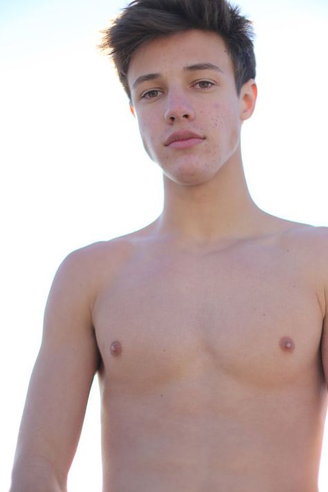 General picture of Cameron Dallas - Photo 1546 of 1581 Cameron Dallas Shirtless, American Odyssey, Cam Dallas, Alan Carr, Cameron Alexander Dallas, Tv Awards, Kids Choice Award, Cameron Dallas, Women In Music