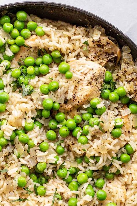 Skillet Chicken And Rice, Easy Skillet Chicken, Easy Peasy Recipes, Easy Chicken Breast, Meal Prep Plans, One Pan Dinner, Rice Dinner, One Pot Chicken, Chicken And Rice