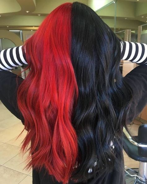 Trendy We Fryzurach, Half And Half Hair, Black Red Hair, Split Dyed Hair, Red Hair Inspo, Cute Hair Colors, Dyed Hair Inspiration, Split Hair, Black Hair Color