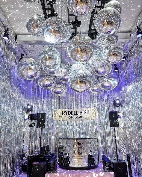 Revelry Event Designers (@revelryeventdesign) • Instagram-foto's en -video's Disco Dance Floor, Rydell High, Birthday Dream, Luxury Event Decor, Trophy Display, Retro Stage, Photo Walls, Dance Decorations, Comfortable Sectional