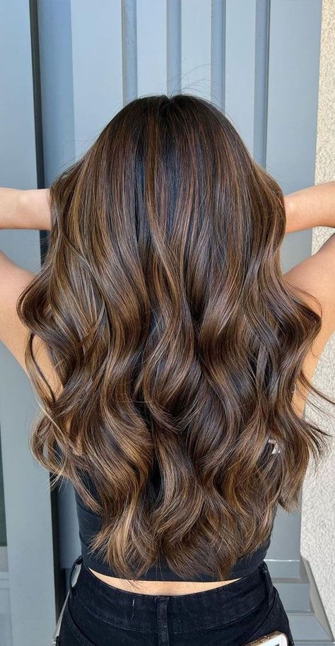 Sophisticated Hair Styles Color Ideas 2023 Fall Hair Colors Before And After, Autumn Hair Color 2023, Winter Hair Color For Brunettes Medium Length, Autumn Hair Trends 2022, 2023 Autumn Hair Trends, Brown Hair Summer 2023, Hair Color Ideas For Brunettes For Summer 2023, Caramel Latte Brunette, Multi Tonal Brunette