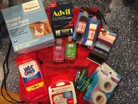 Volleyball Tournament Emergency Kit - be prepared for anything that may happen on the Court!  Shoe laces, ice packs, hand sanitizer, wipes, hair bands, Advil, sports tape, Advil, first aid kit are just a few items you may want to include.  Tampons and pads can be added for older girl teams. Sports Emergency Kit, Sports First Aid Kit, Club Volleyball Team Gifts, Softball Survival Kit Ideas, Volleyball Team Gift Ideas, Volleyball Tournament Goodie Bags, Volleyball Survival Kit Ideas, Volleyball Kit, Volleyball Snacks