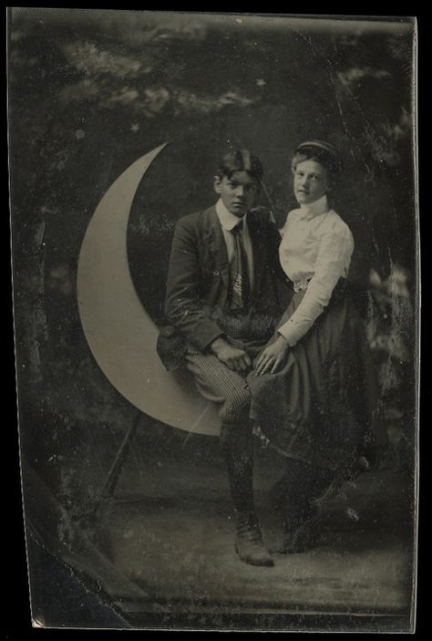 Moon Set, Moon Setting, Paper Moon, The Mailbox, Young Couple, Love And Romance, Summer Garden, Photography Studio, Love Couple