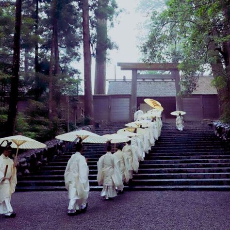 Ise Jingu Shrine Source: https://www.isejingu.or.jp https://goo.gl/maps/ncPbyGZnAzM42ytf6 🏯Ise Jingu is a Shinto shrine complex in Japan that attracts visitors from all over the world. People visit Ise Jingu to pay their respects to the goddess Amaterasu, who is believed to be the ancestor of the Japanese imperial family. 🌳The shrine is also a symbol of Japan's cultural heritage and is known for its beautiful architecture and serene surroundings. 👩Visitors can participate in traditional S Shintoism Symbols, Goddess Amaterasu, Japanese Traditional Architecture, Shinto Shrine, Traditional Architecture, The Goddess, Beautiful Architecture, Cultural Heritage, Japanese Traditional