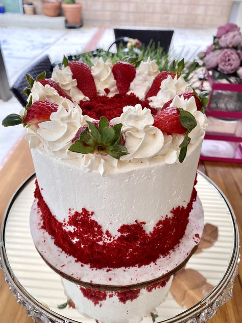 Red Velvet Cake Ideas Decoration, Red Velvet Cake Decoration, Red Velvet Cheesecake, Velvet Cake, Red Velvet Cake, Cake Decoration, Cake Ideas, Cake Designs, Savannah