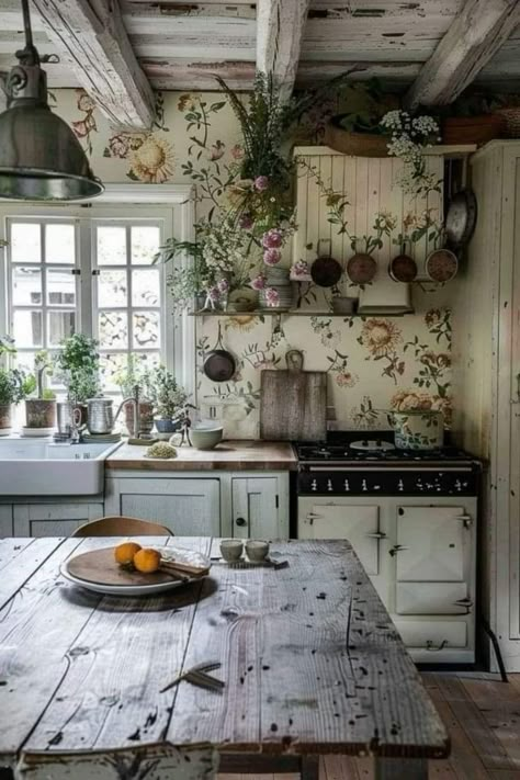 Cottage Core Kitchen, Cottagecore Kitchen, Cottage Interior, Casa Vintage, Cottage Kitchens, Boho Kitchen, Cottage Kitchen, Farmhouse Kitchen Decor, Rustic Kitchen