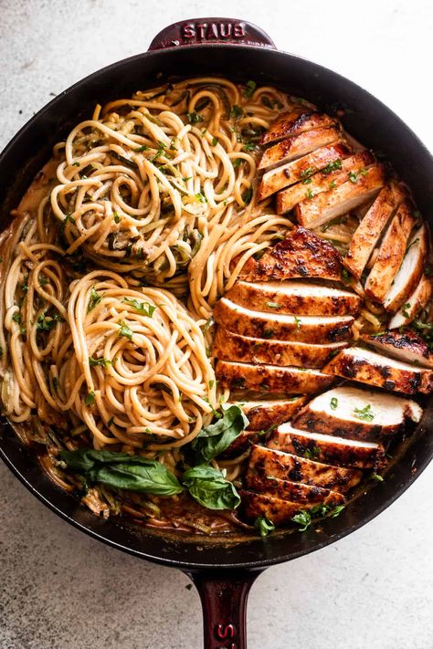 Made with both spaghetti noodles and zucchini noodles, this easy Cajun Chicken Pasta with Zoodles is a healthy dinner you are going to love! Pasta And Zucchini, Easy Cajun Chicken Pasta, Chicken Pomodoro, Healthy Easy Dinner, Spicy Chicken Pasta, Chicken Penne Pasta, Easy Cajun, Cajun Pasta, Chicken Alfredo Pasta