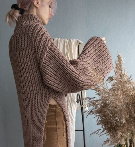 Handknit Asymmetric Turtleneck Sweater with Wide Sleeves. Maxi Sweater. Chunky Knit with Extra Long Sleeves. Cream Sweater. Long Knit Tricotin Long, Arm Knit, Maxi Sweater, Sweater Chunky, Asymmetrical Sweater, Womens Sweaters, Extra Long Sleeves, Arm Knitting, Hand Knitted Sweaters