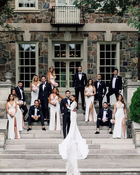 Loverly on Instagram: “We love this wedding squad's style! 😍 Tag the people you're thankful for today and every day - happy Thanksgiving everyone! ❤️⁣ .⁣ .⁣ .⁣…” Wedding Group Poses, Wedding Squad, Pronovias Wedding Dress, Wedding Picture Poses, Photos Inspo, Wedding Photos Poses, Wedding Party Photos, Wedding Mood Board, Pre Wedding Photos