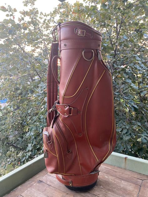 Bag Designs Ideas, Golf Wife, Bag Designs, Golf Bag, Vintage Elegance, Retro Aesthetic, Sports Collectibles, Famous Brands, Golf Bags