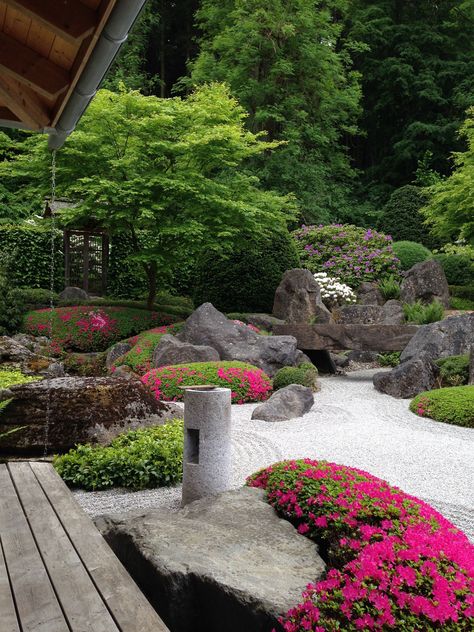 Sophisticated Landscaping, Architecture Tips, Small Japanese Garden, Zen Rock Garden, Garden Layouts, Japanese Garden Landscape, Zen Garden Design, Koi Ponds, Meditation Garden