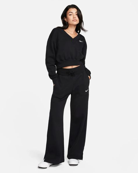 Nike Sportswear Phoenix Fleece Women's Cropped V-Neck Top. Nike.com Nike Sportswear Phoenix Fleece, Nike Crop Top, Top Nike, Comfy Fashion, Nike Sportswear, V Neck Tops, Women Crop, Phoenix, Free Delivery