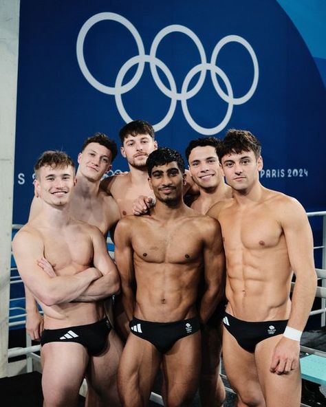 Tom Daley on Instagram: "Six boys, 5 rings 🇬🇧💦" Tom Daley Diving, Olympic Divers, Body Painting Men, Guys In Speedos, Tom Daley, Best Mate, Olympic Athletes, 5 Rings, Swim Team