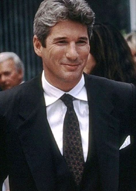 Young Richard Gere, Handsome 50 Year Old Men, Richard Gere 90s, Older Men Aesthetics, Old Hollywood Men, Richard Gere Pretty Woman, Male Actors Over 40, Richard Gere Young, Hot Old Man