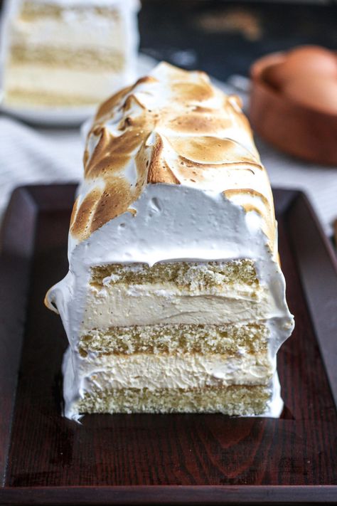 Cipriani Style Vanilla Meringue Cake - Paris chez Sharon Meringue Recipes, Vanilla Meringue, Cake Paris, Meringue Desserts, Chocolate Meringue, Meringue Cake, Pavlova Recipe, Run It, Decadent Desserts