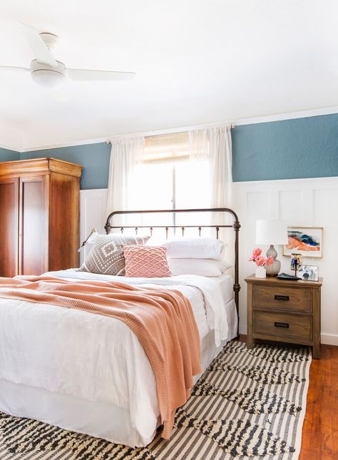 Beautiful master bedroom with traditional furniture, black and white area rug, and peach and blue accent colors. Beautiful Bedrooms Master, Decor Pillows, Master Bedrooms Decor, Blue Bedroom, Remodel Bedroom, My New Room, Apartment Therapy, Cozy Bedroom