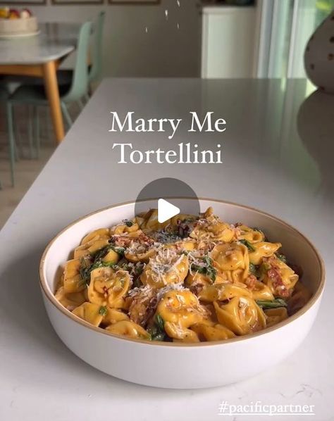 Foodie | Recipes on Instagram: "Marry Me Tortellini 🎥: @grilledcheesesocial Recipe linked in @grilledcheesesocial 's bio" Marry Me Tortellini Recipes, Marry Me Tortellini, Tortellini Recipes Healthy, Marry Me Chicken Tortellini, Tortellini Alfredo, Marry Me Chicken, Chicken Tortellini, Tortellini Recipes, January 3