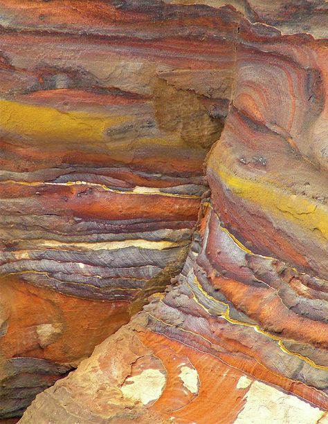 Rock Layers, Petra Jordan, Geology Rocks, Amman, Rock Formations, Patterns In Nature, Stone Rocks, Mother Earth, Amazing Nature